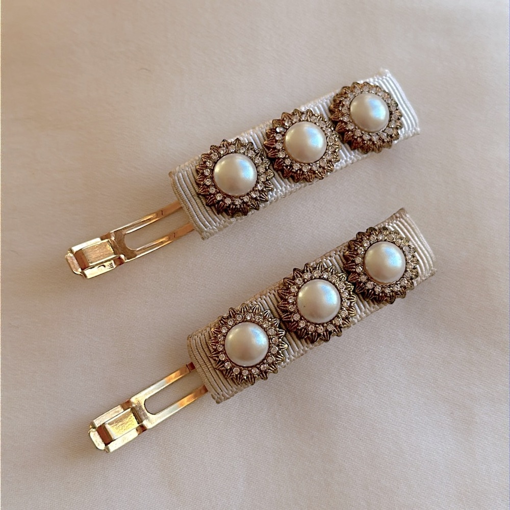 Juicy Couture Pearl Hair Clips / Barrette